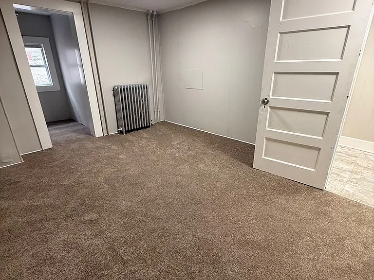 44 Center St — Photo 4