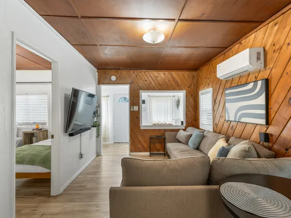 3451 & 3461 5th St #2, Riverside, CA 92501