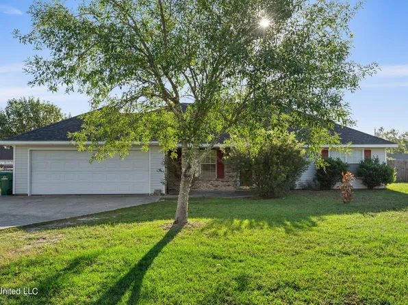 194 Kacey Ln, Waveland, MS 39576