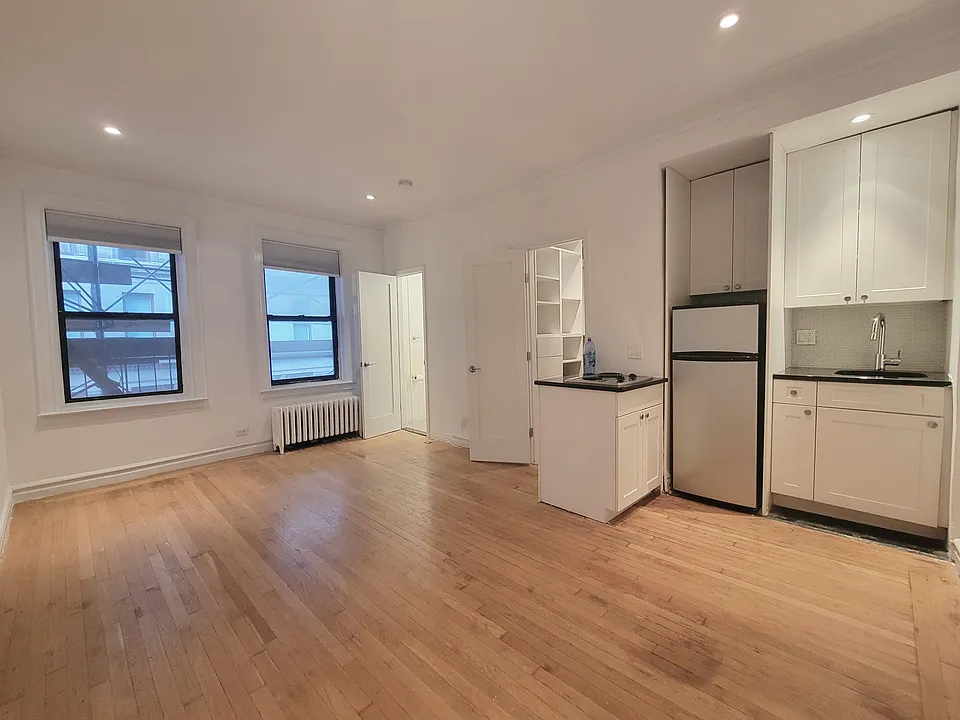172 5th Ave #4G