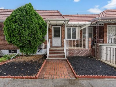 2570 49th Street, Long Island City, NY, 11103