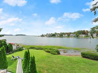 9 Oak Ln, Old Greenwich, CT 06870