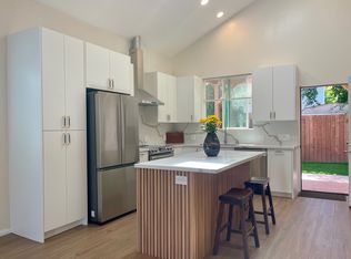 18912 Erwin St, Reseda, CA 91335