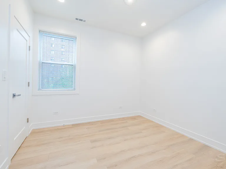 6031 S Vernon Ave #1 — Photo 9
