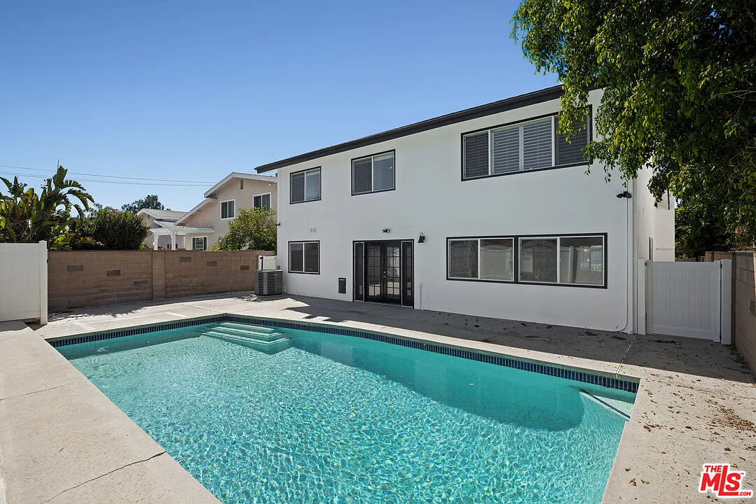 5 bed, 3.0 bath, 2440 sqft, $7,500 — Photo 3