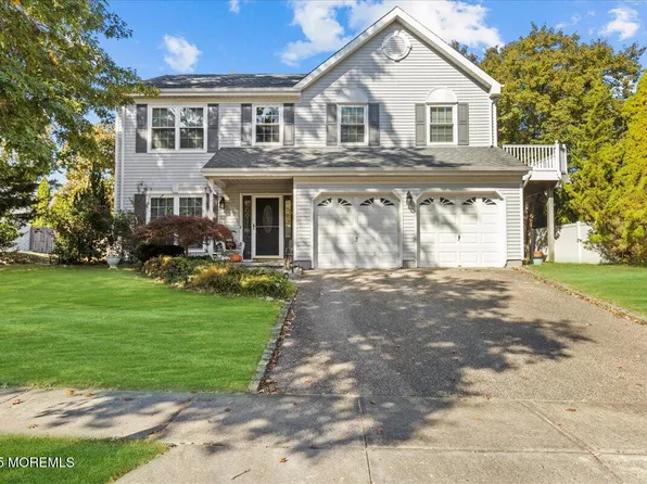 88 Ravenwood Boulevard, Barnegat, NJ 08005