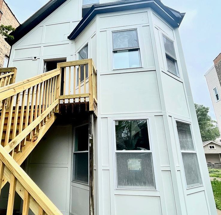 1st image of 3087 N Elbridge Ave #1R