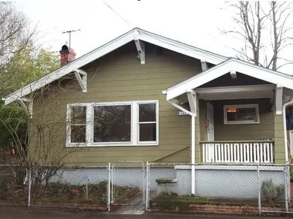 4425 SE Madison St, Portland, OR 97215