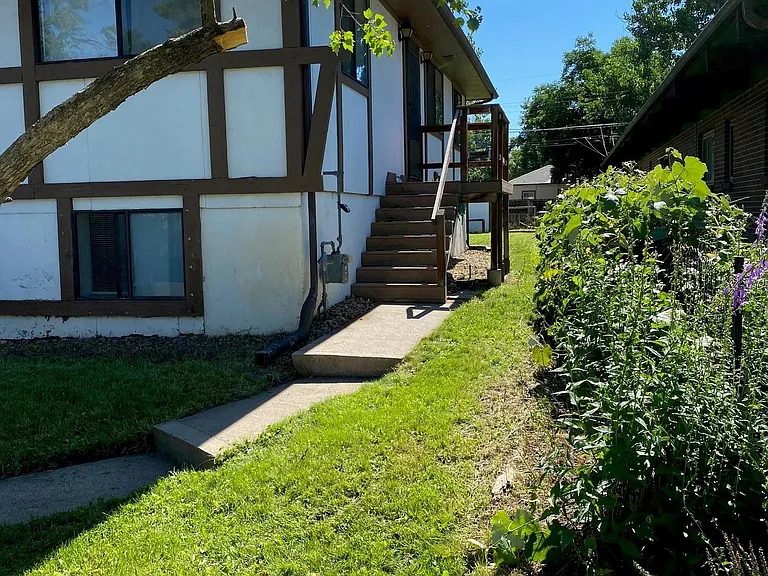 2438 S Franklin St — Photo 12
