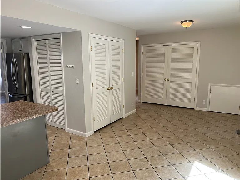 1813 S Laurelhurst Dr #1 — Photo 10
