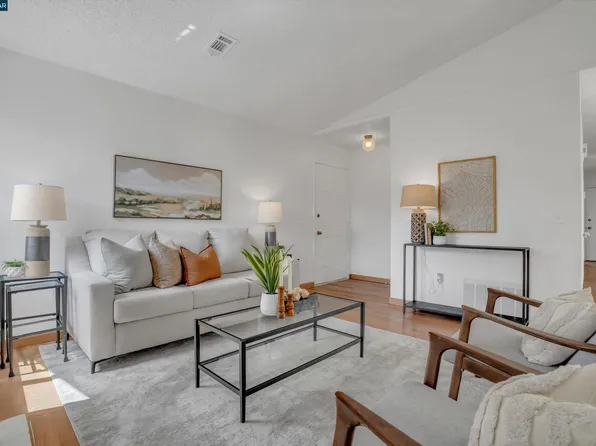 351 Filbert Ct, Oakley, CA 94561