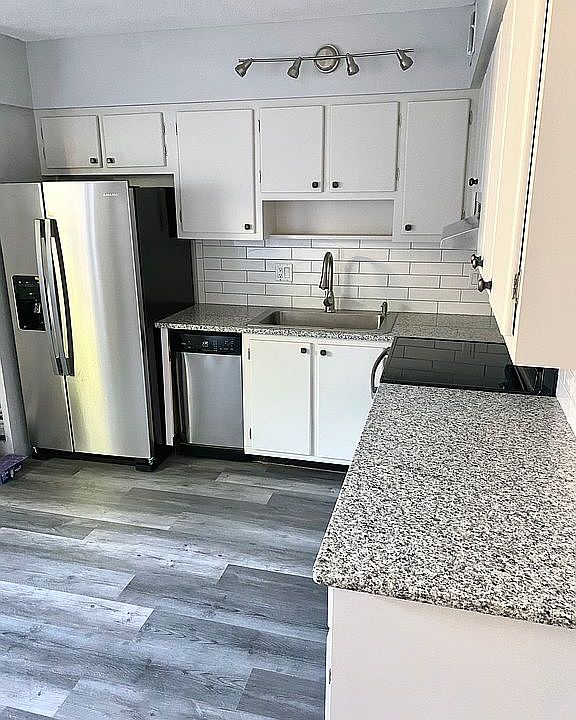 1st image of 4328 Edgewater Dr APT E107