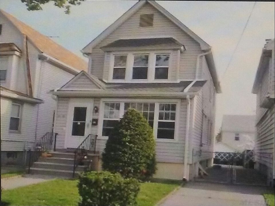 1st image of 120 Ave 197 St