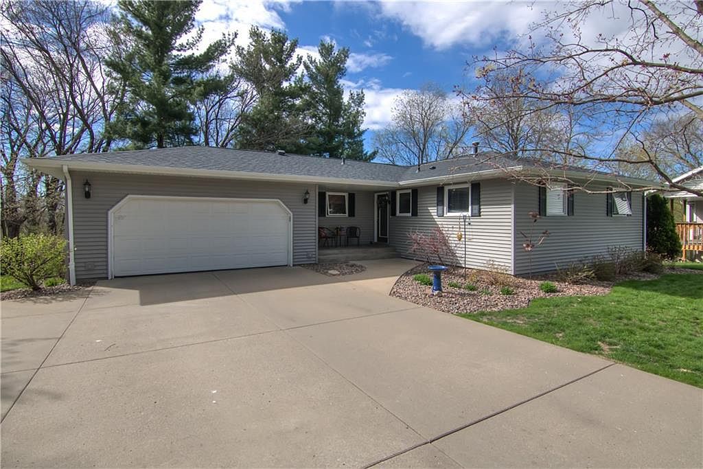 1132 Mulberry Drive, Altoona, WI 54720 | Zillow