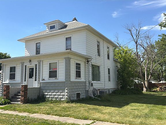 2nd image of 208 E Jefferson St