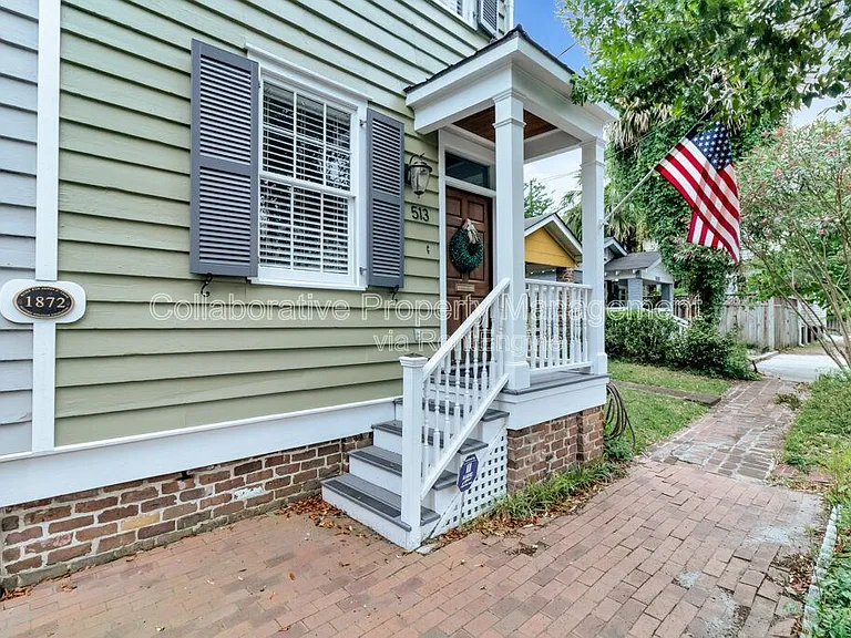 513 E Harris St — Photo 1