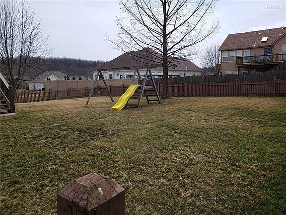 Spacious fenced backyard!