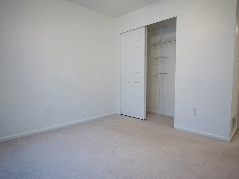 2016 Foxmeadow Cir #2016 — Photo 3