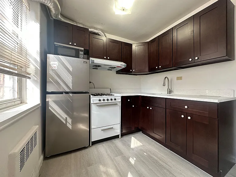 Beech Ave — Photo 1