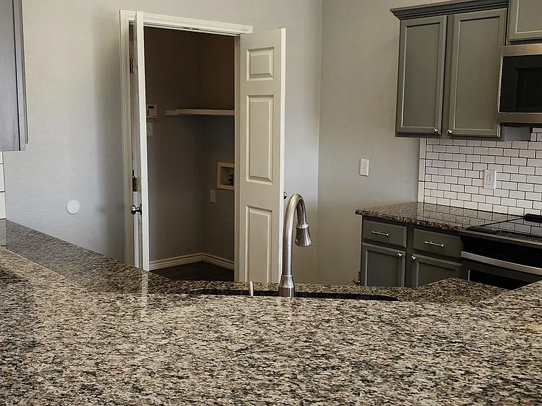 7018 Robbie Rd — Photo 8