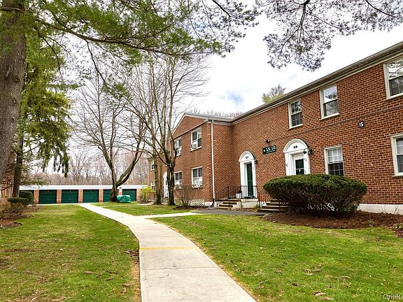 4th image of 15 Fieldstone Drive #143