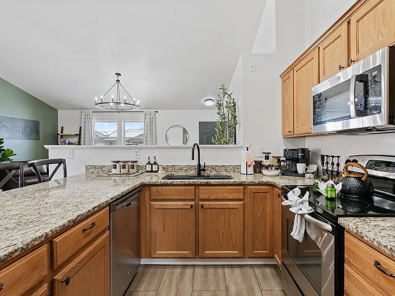 120 N Century Dr — Photo 29