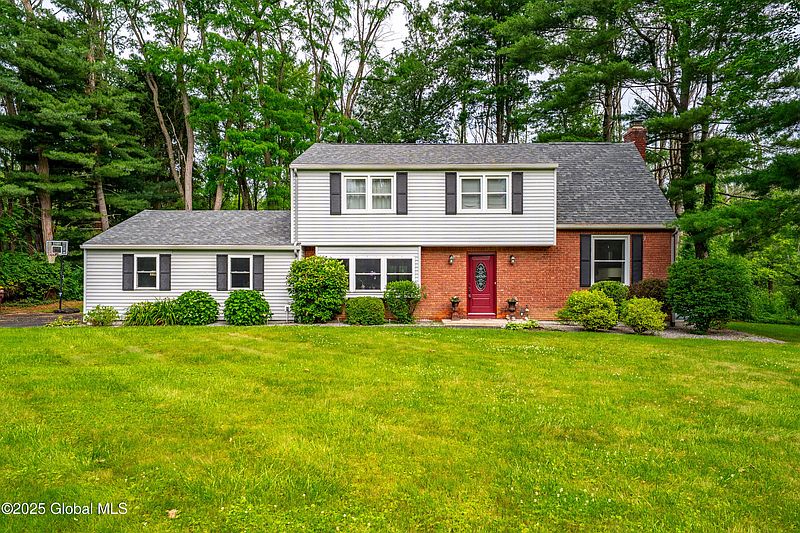 2nd image of 973 Avon Crest Boulevard