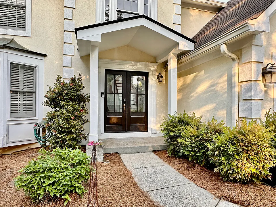 41 Bridle Ln