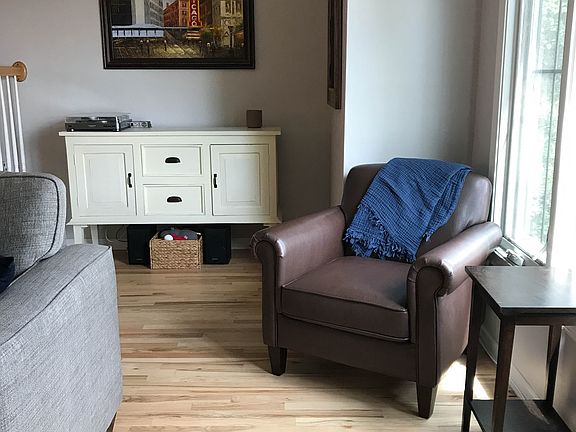 5th image of 1192 Clarence Ave Unit 12