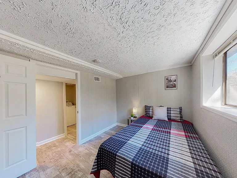 4335 Lincolndale Dr — Photo 18
