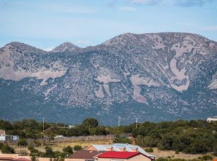 5 McCall Pl, Tijeras, NM 87059