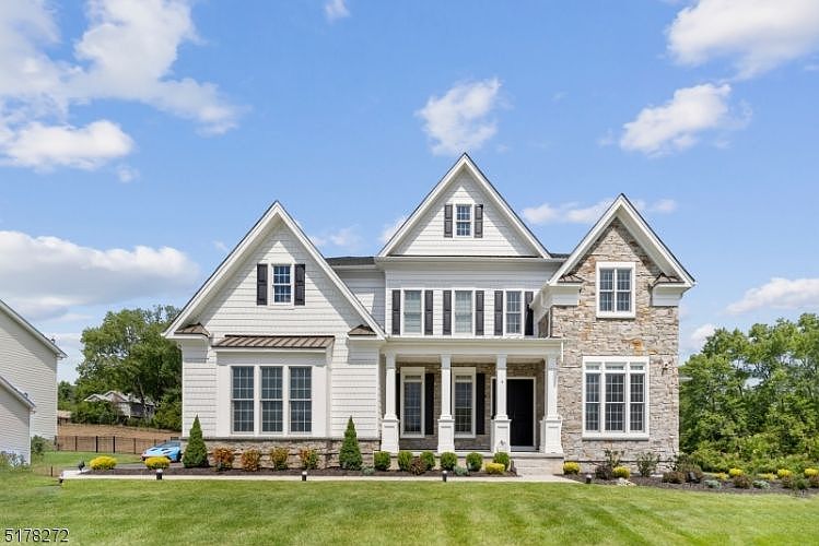 2nd image of 4 Holmhill Cir