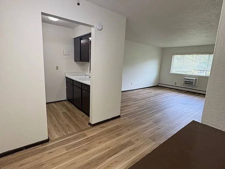791 Russell Rd — Photo 11