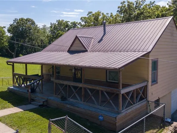 2928 N 43rd St, Kansas City, KS 66104