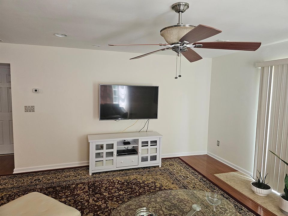 15 Robbinwood Ter Linden NJ Zillow