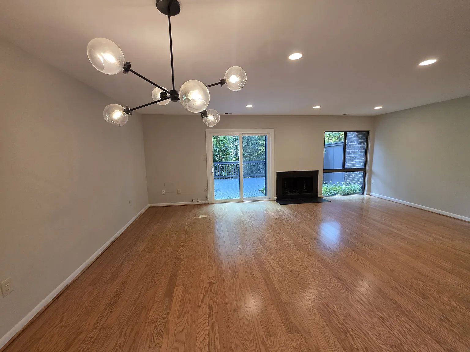 3 bed, 1761 sqft, $3,950 — Photo 4