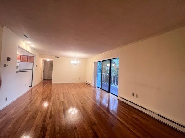 320 Hammond Pond Pkwy #12