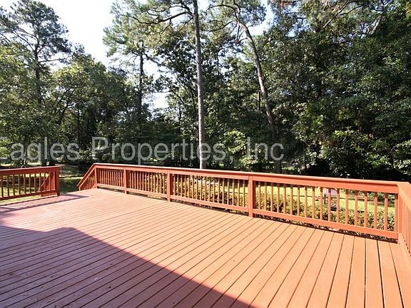 4th image of 209 Maplewood Dr