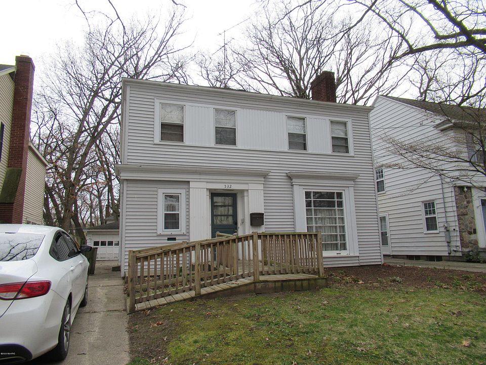 1st image of 532 Mulford Dr SE