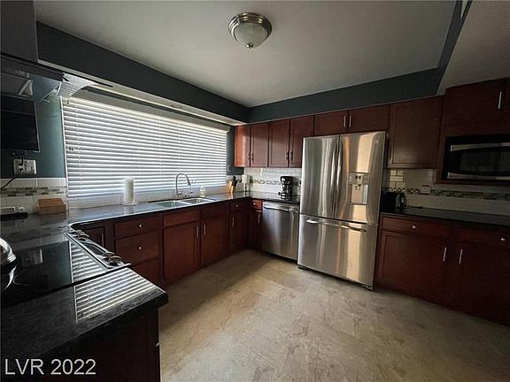 3rd image of 1332 5th Pl