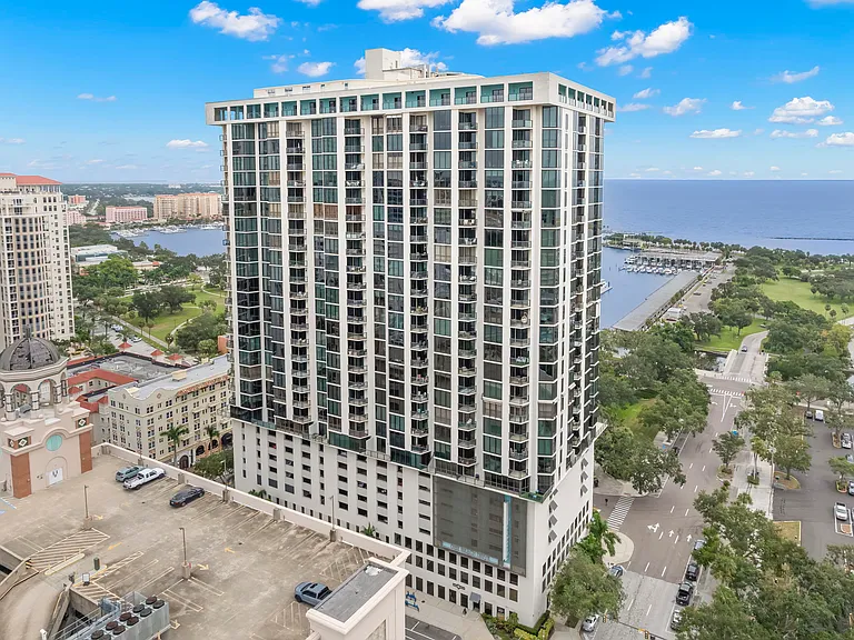 1 Beach Dr SE #2109 — Photo 2
