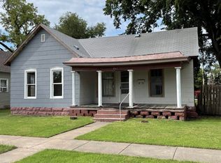 205 E 12th St, Ellis, KS 67637