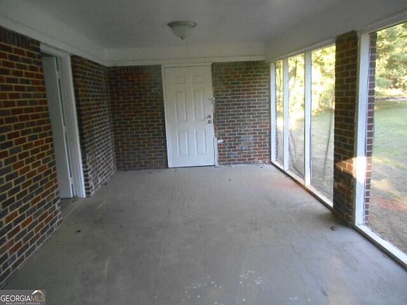 3rd image of 4022 Clark Dr