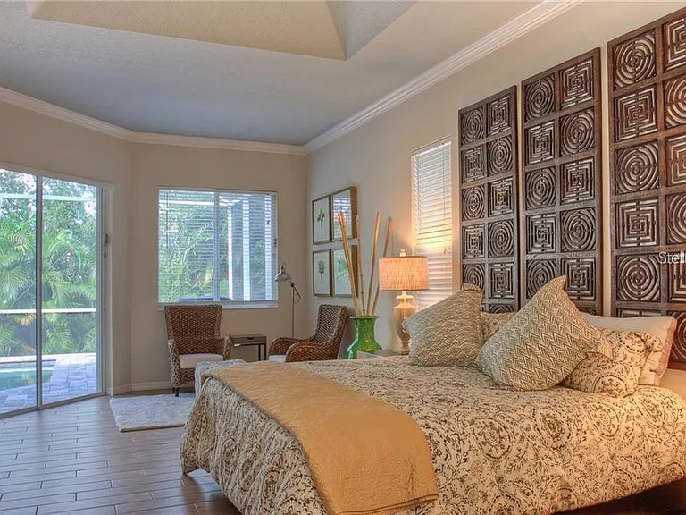 7348 Stanhope Ct — Photo 12