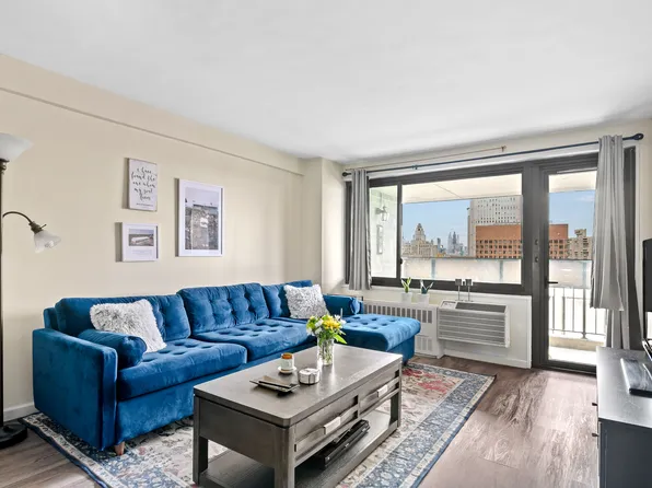 90 Gold Street 17F image 3 of 8