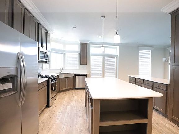 3rd image of 445 N Capitol Ave #432