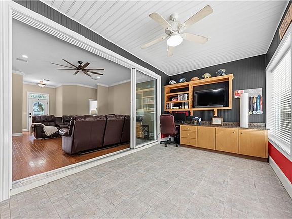 5th image of 211 Laurel Landing Blvd