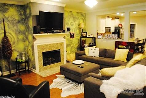 3rd image of 19 Chapman Ln
