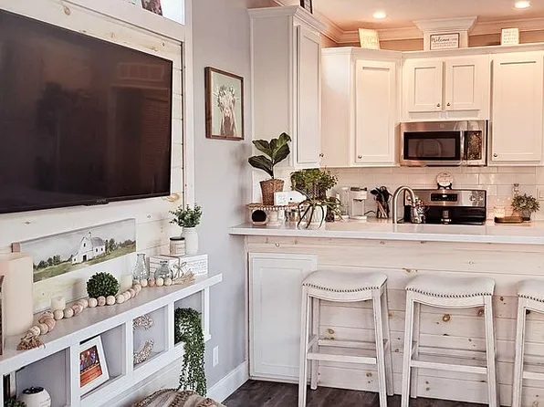 12063 Lakeshore Way, Oxford, FL 34484