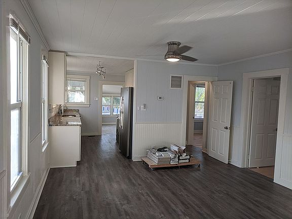 Large living/ dining area 